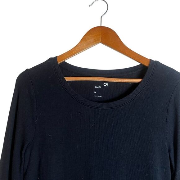 3 for $30! Gap fit black long sleeve ribbed shirt - Picture 2 of 6